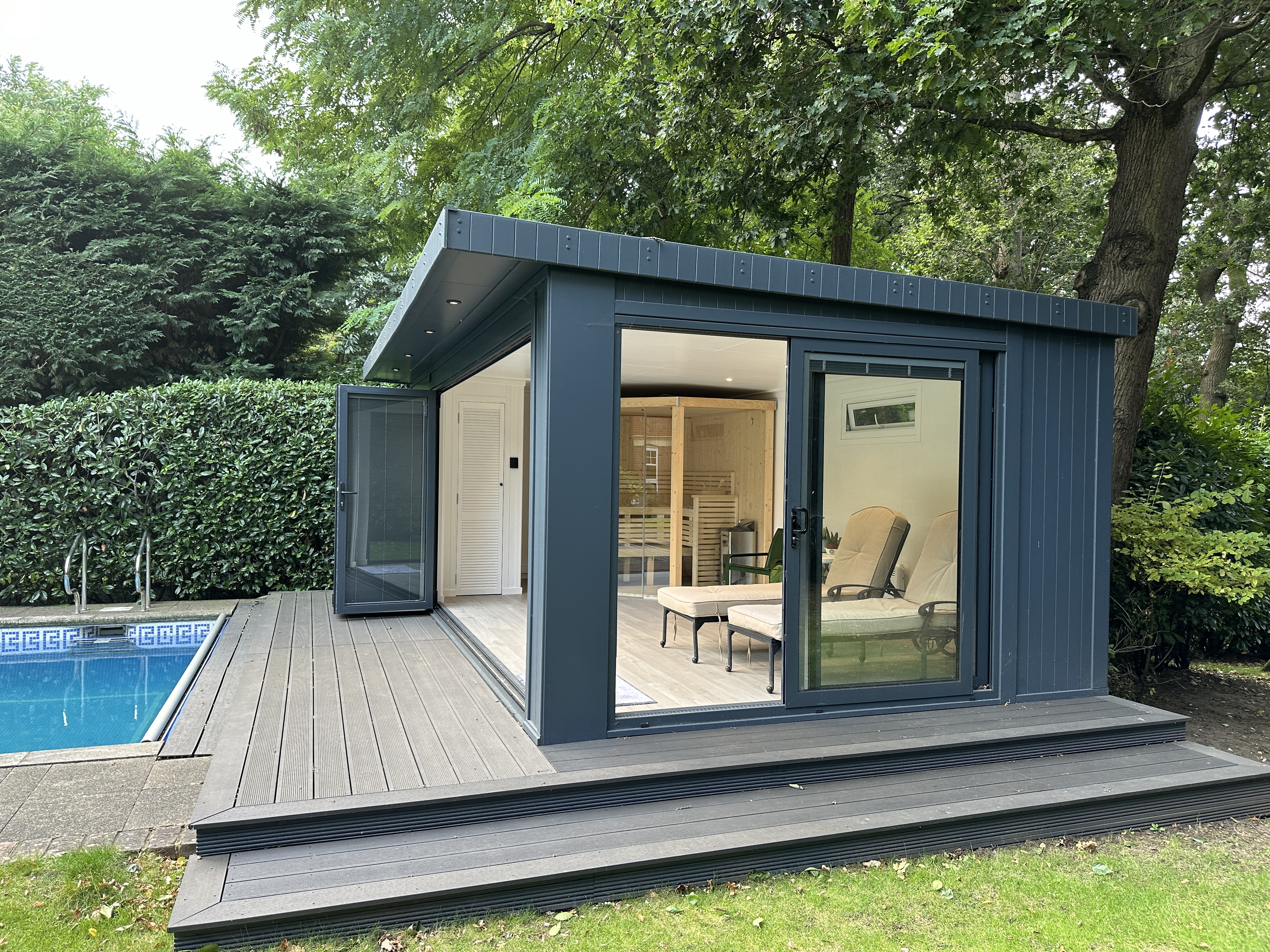 Poolside garden room with sauna 